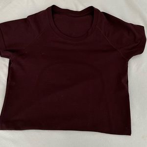 Lululemon maroon swiftly t